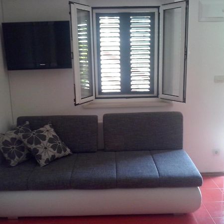Apartments By The Sea Sumartin, Brac - 11658 Стая снимка